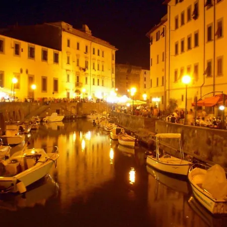 Onda Di Porta A Mare * Livorno